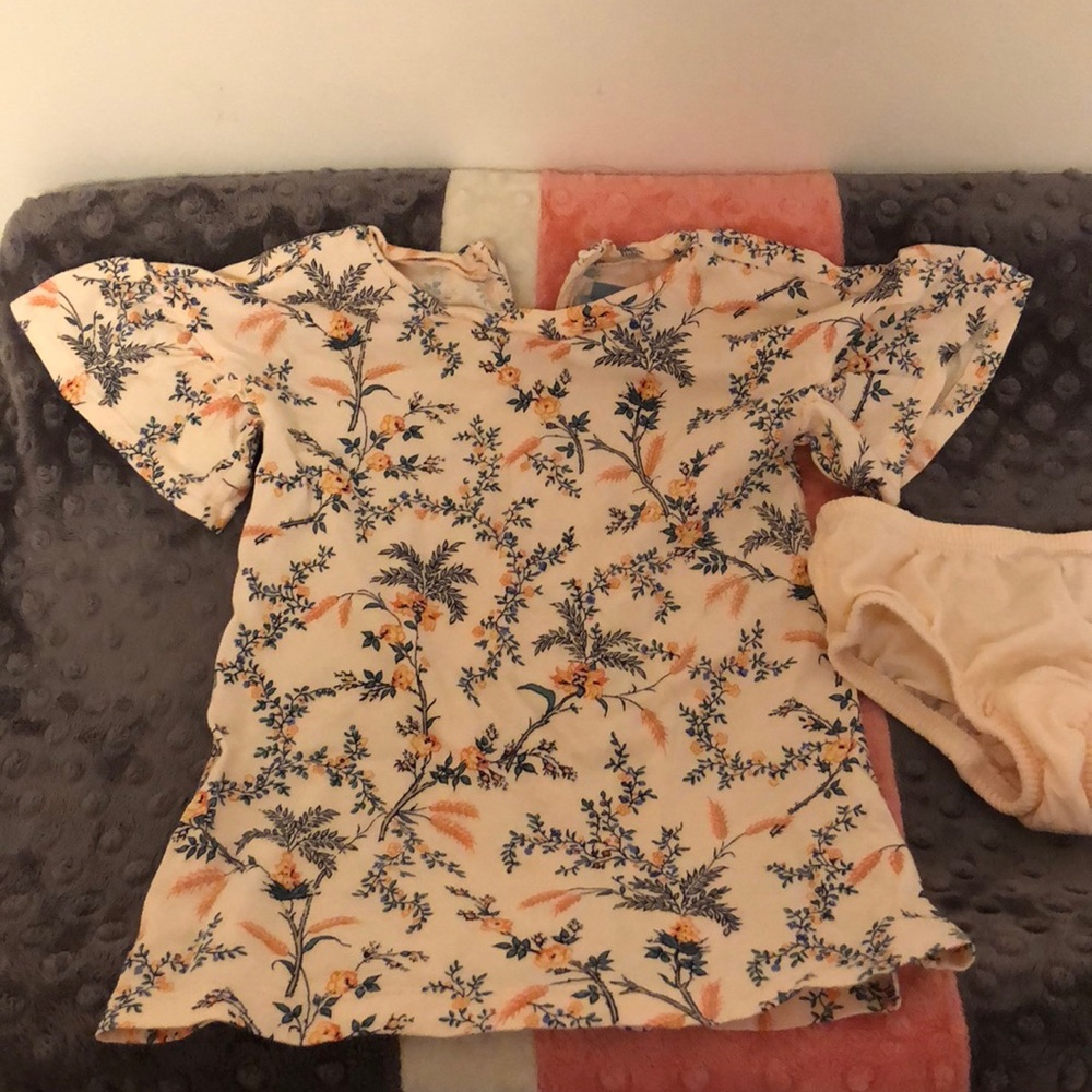 Gap shift dress with diaper cover